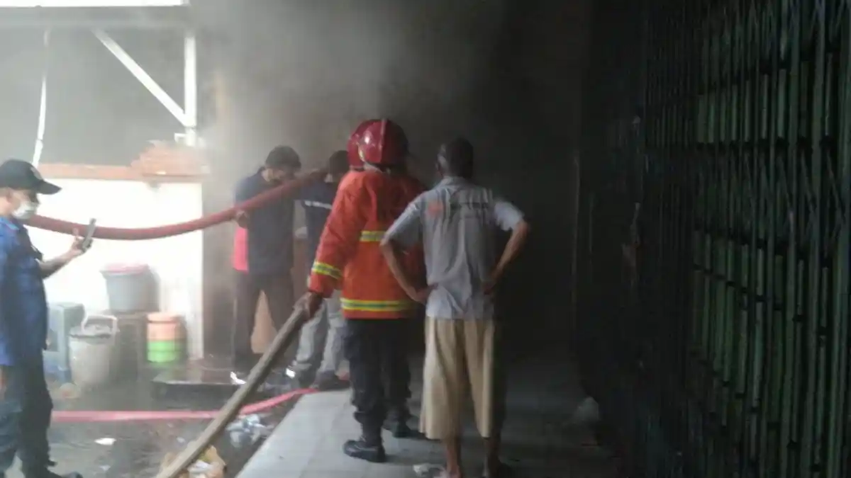 Pasar Kliwon Kudus Terbakar, Pedagang Lempar Barang Dagangan ke Jalan, Hartopo Katakan Ini