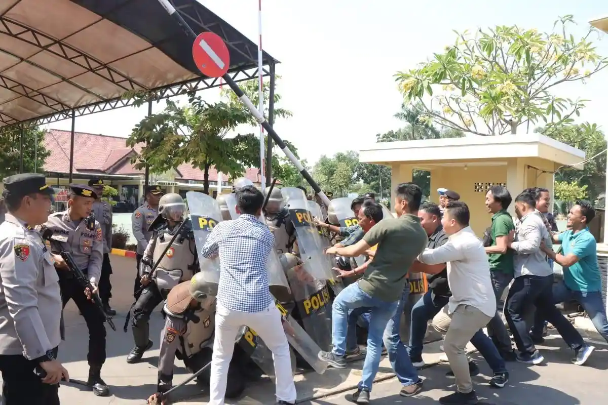 Bersiap untuk Berbagai Skenario Menjelang Pemilu 2024, Polres Indramayu Lakukan Simulasi Pengamanan