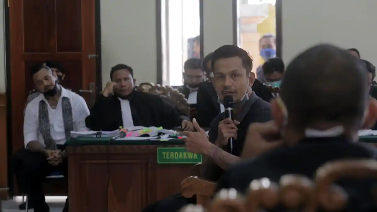 Jerinx Sidang Lagi, Ratusan Personel Berjaga-jaga di Depan Pengadilan Negeri Denpasar