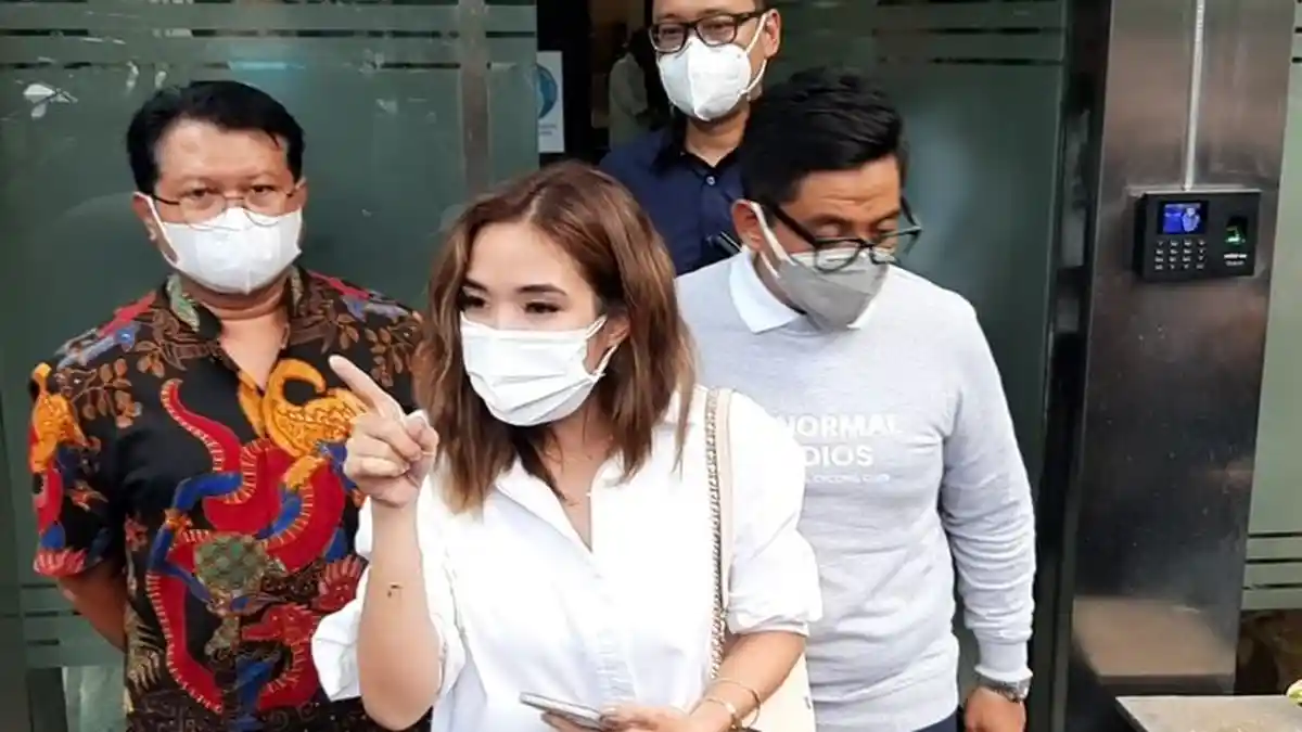 Singkat, Gisella Cuma Ucap Kalimat Ini Usai Diperiksa Sebagai Saksi Kasus Video Syur Mirip 19 Detik