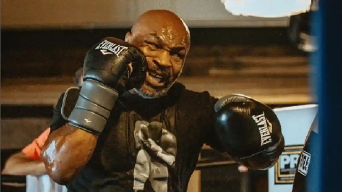 Nasib Pria Dihajar Mike Tyson di Pesawat, Eks Petinju Kelas Berat Berkali-kali Lepaskan Bogem Mentah