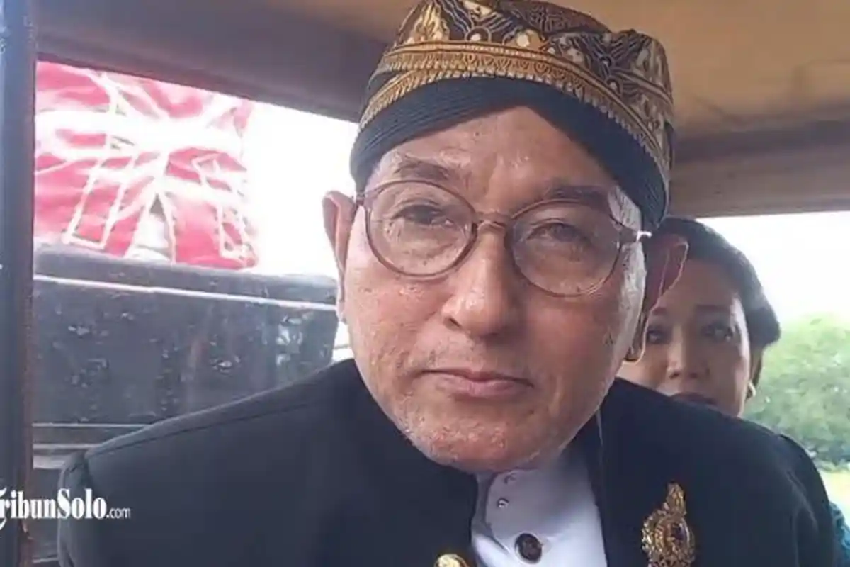 Makna Kirab Jumenengan PB XIV Hamengkunegoro Keraton Solo, Deklarasi Raja Baru untuk Masyarakat