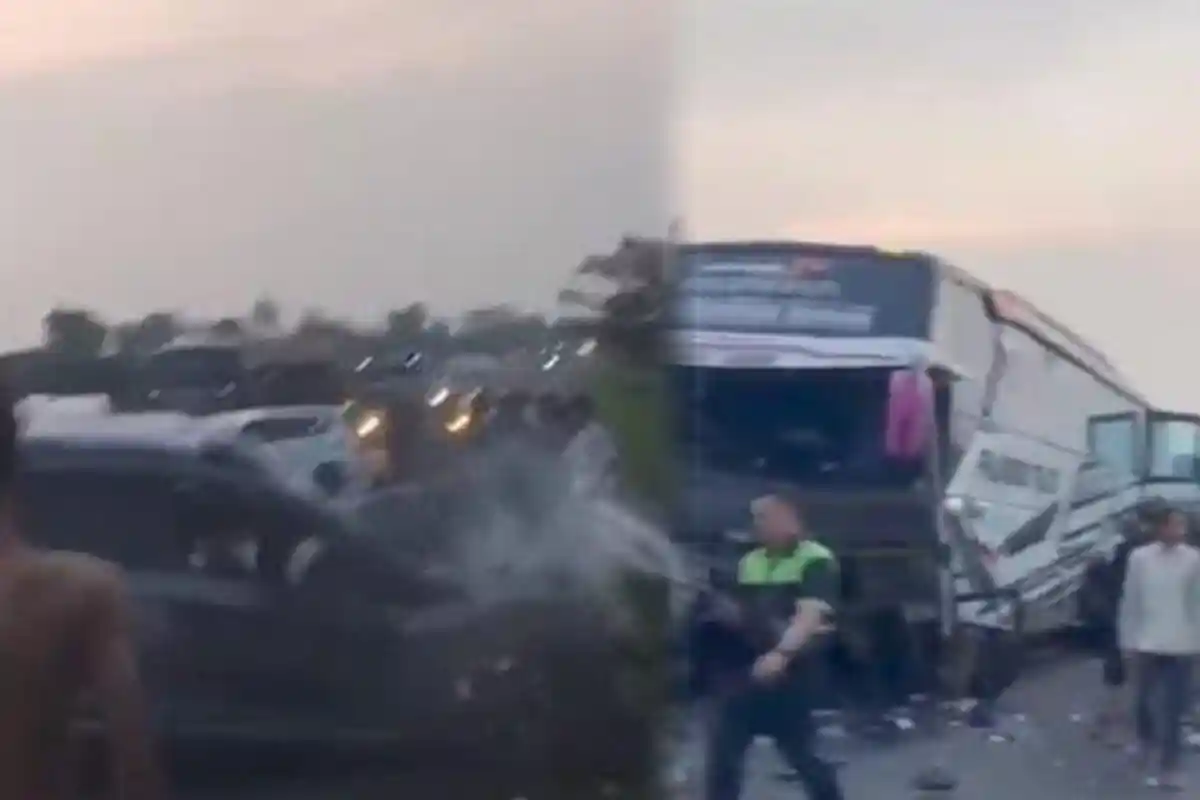 Bus Pengangkut Suporter Persebaya Kecelakaan di Pekalongan, Bonek Berhamburan Keluar