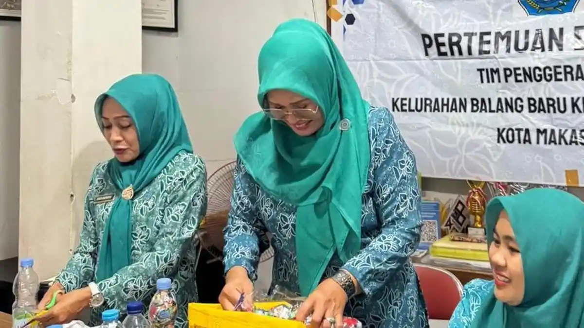 PKK Balang Baru Sosialisasikan Pengelolaan Sampah Lewat Pelatihan Ecobrick