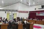 Suasana-sidang-paripurna-penutupan-masa-sidang-Kesatu.jpg