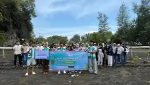 sebar-penyu-pantai-cilacap.jpg