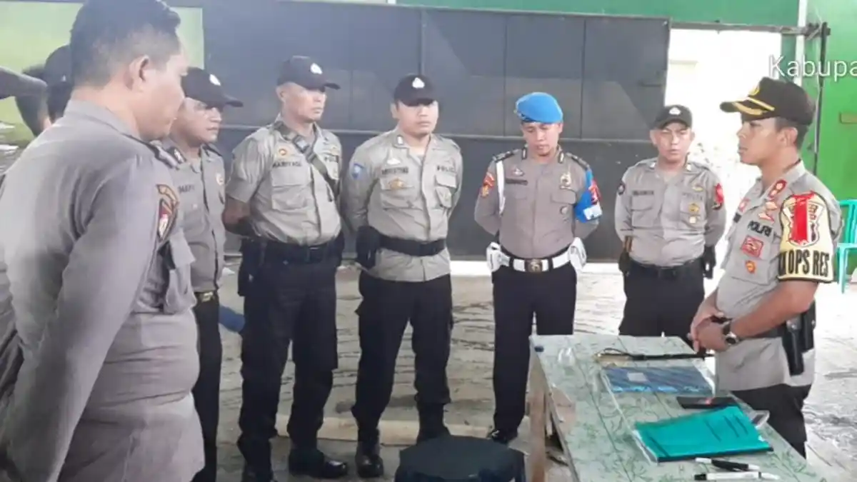 Kapolres Lampung Utara AKBP Budiman Sulaksono Cek Pengamanan Kotak Suara Pemilu 2019