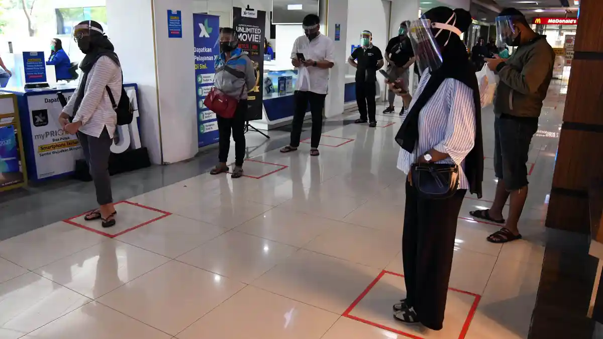 Kegagalan Pengendalian Interaksi Fisik Bisa Bikin Banjir Pasien Baru Covid-19
