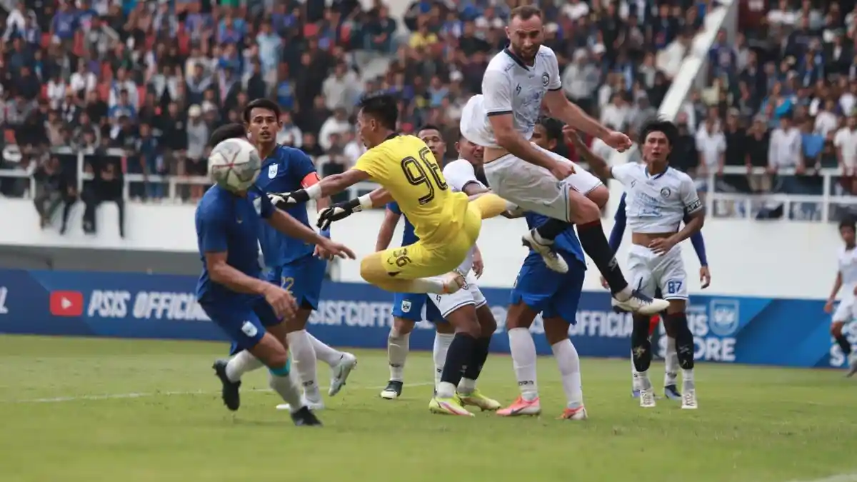 Jadwal Siaran Langsung Piala Presiden 2022 : ada Persis vs PSS Sleman, Arema FC vs PSM Makassar