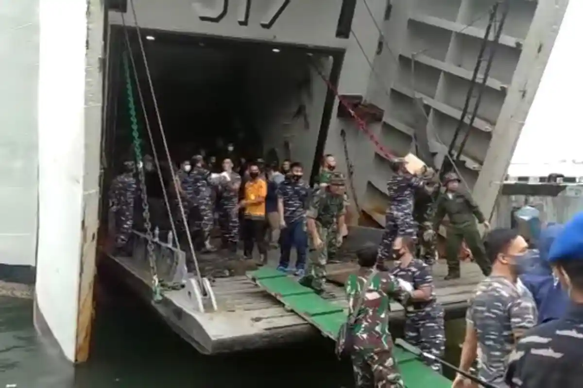 Dinsos Sulsel Kirim Bantuan ke Sulbar