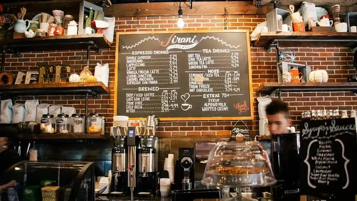 Tolak Kenakan Masker, Wanita Ini Sengaja Batuk di Depan Bartender