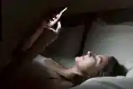 Suka Main Gadget Pada Malam Hari? Awas Bisa Ganggu Kesehatan Mental
