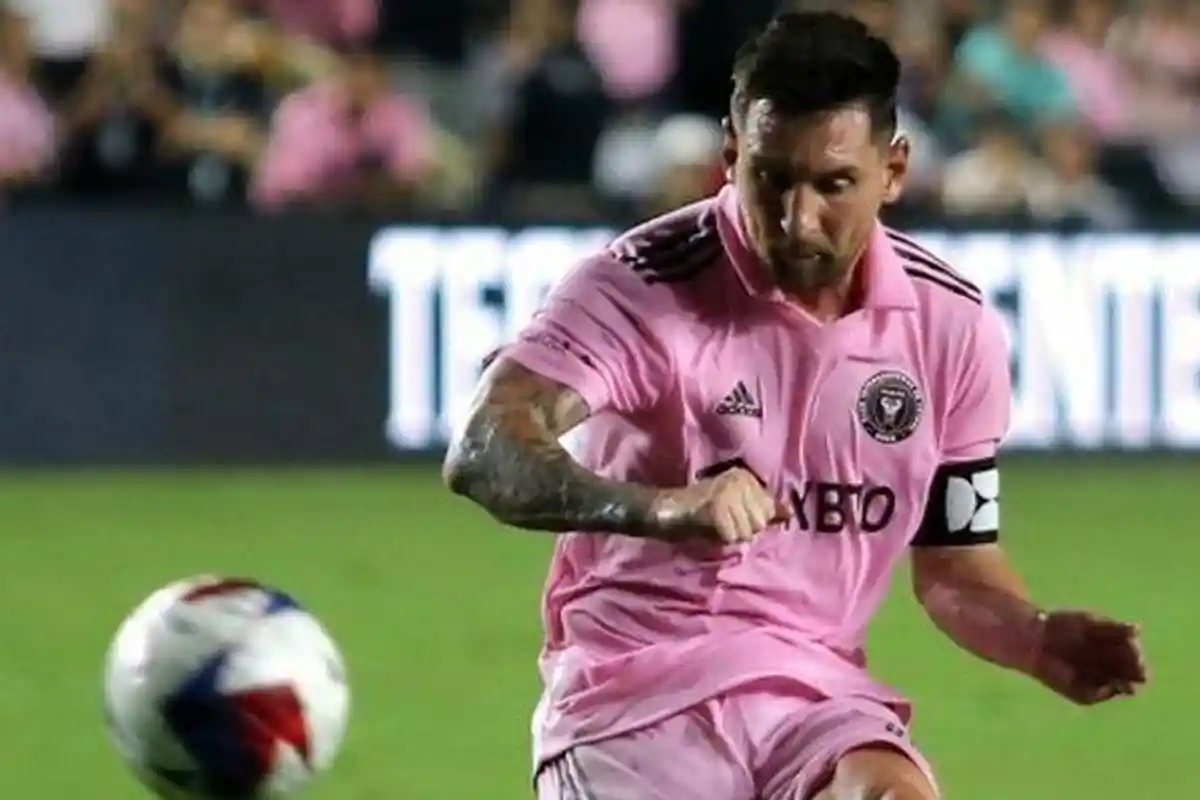 Petugas Kebersihan di Laga Inter Miami Dipecat Setelah Minta Tanda Tangan Lionel Messi