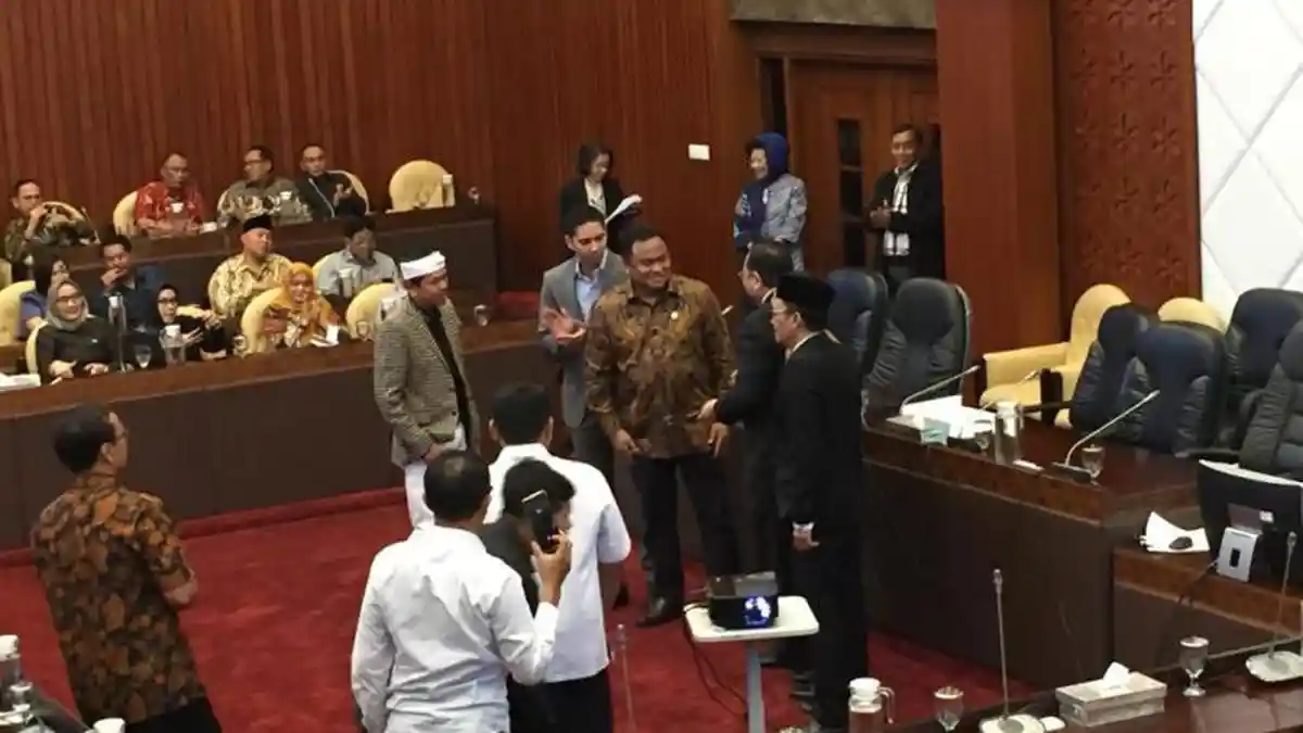 Rahmat Gobel Pimpin Penetapan Komisi IV dan Komisi V DPR