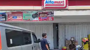 Aksi-Pembobolan-Minimarket-Kembali-Terjadi-di-Blitar-Pelaku-Masuk-Lewat-Plafon.jpg
