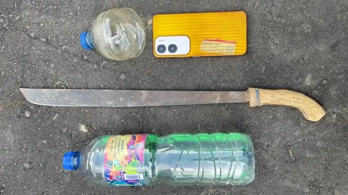 Pria di Tabalong Diduga Bakar Rumah Istri, Polisi Amankan Botol Berisi Pertalite dan Parang - Banjarmasinpost.co.id