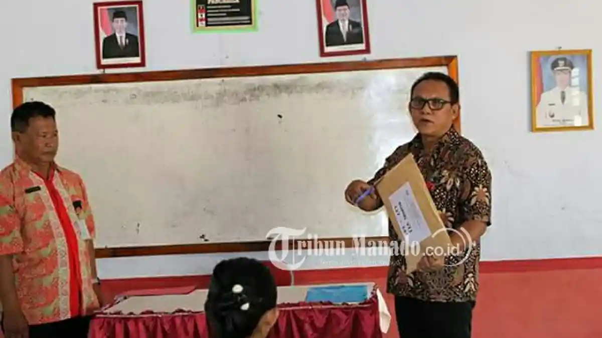 Sekda Buka Seleksi Guru Kontrak Sitaro Mengajar