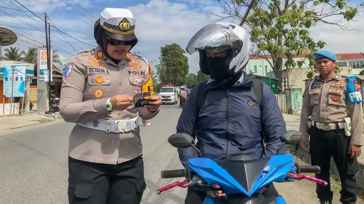 Operasi Patuh Otanaha Gorontalo - Pelanggar Lalu Lintas Disidang dan Langsung Bayar Denda