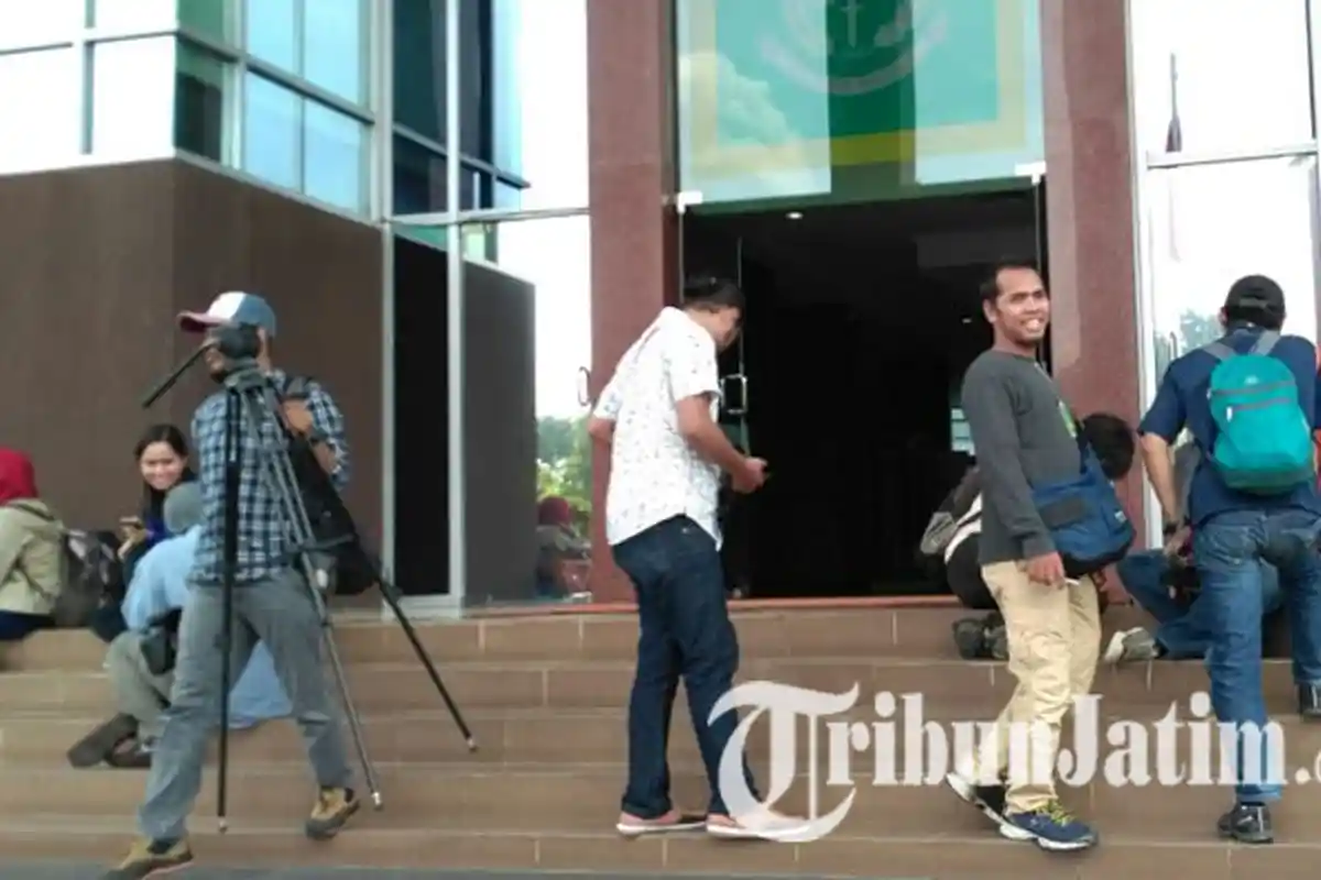 6 Pekerjaan Ini Tetap Bekerja Keras Meski Lebaran, Kamu yang Bisa Mudik Wajib Bersyukur!