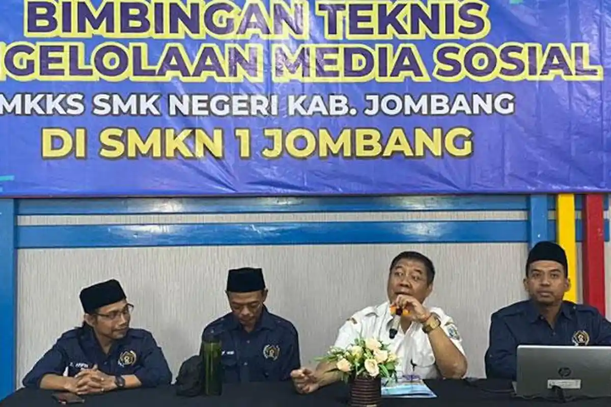 Perkembangan Teknologi Semakin Masif, Guru-guru SMA di Jombang Ini Santap Ilmu Jurnalistik