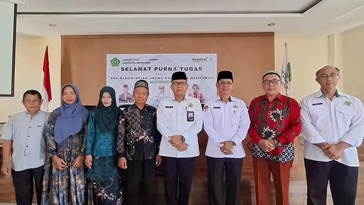 Tiga ASN Kemenag Mempawah Resmi Purnatugas, Dilepas Penuh Haru