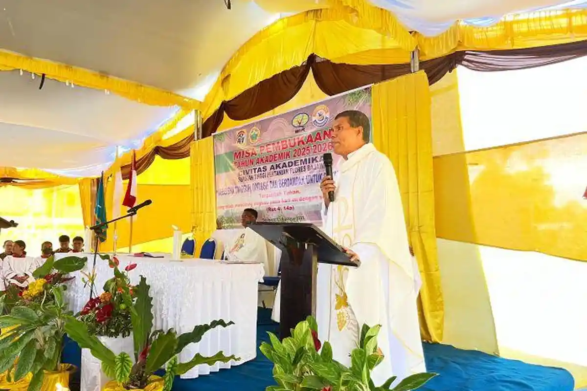 Mahasiswa Stiper Flores Bajawa Didorong Berpikir Kritis dan Berliterasi Digital Tangguh 