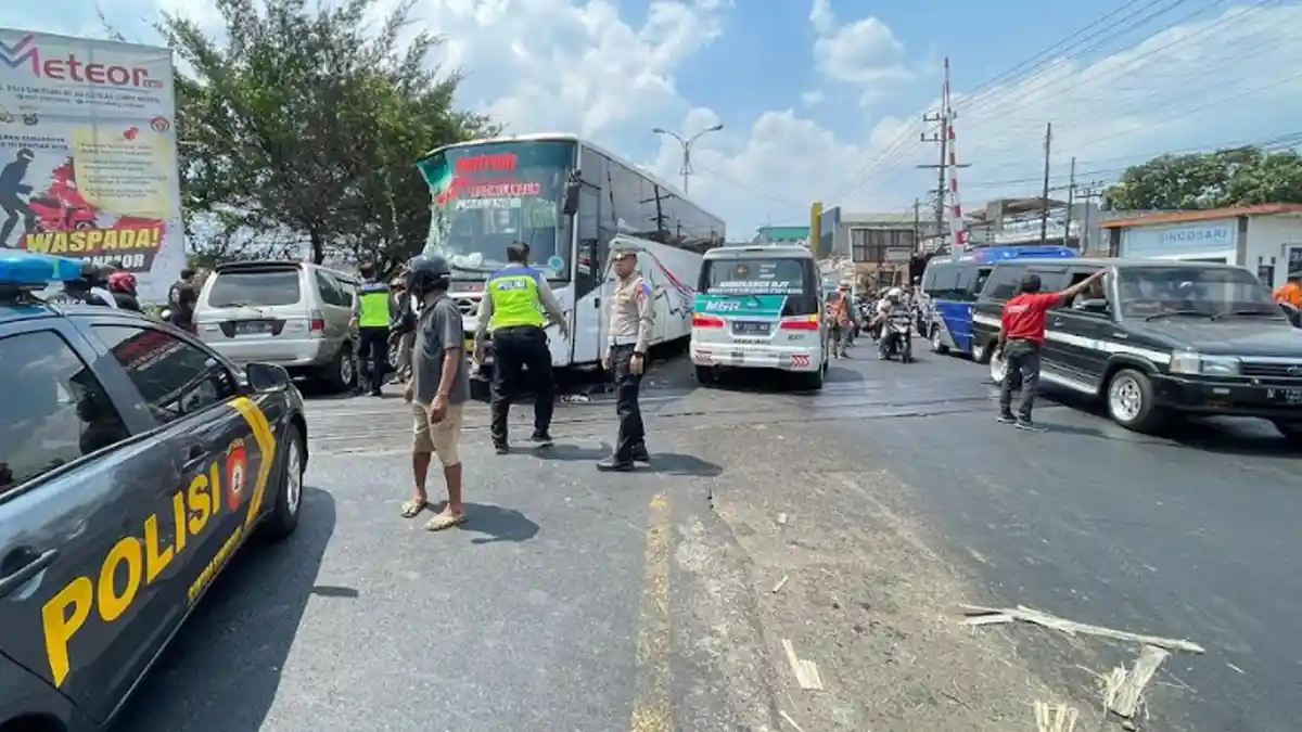Kronologi Kecelakaan di Singosari, 1 Orang Tewas dan 2 Orang Terluka