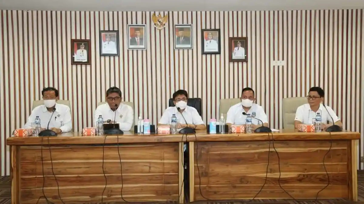 Bahas Pengelolaan Sampah, Wali Kota Manado Andrei Angouw Hadiri Entry Meeting