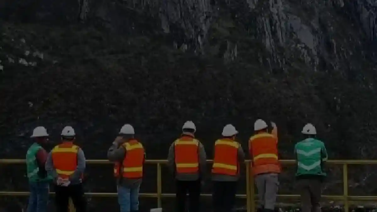 Tahun 2026 Menjadi Tahun Terakhir Indonesia Punya Gunung Salju di Papua - Wartakotalive.com