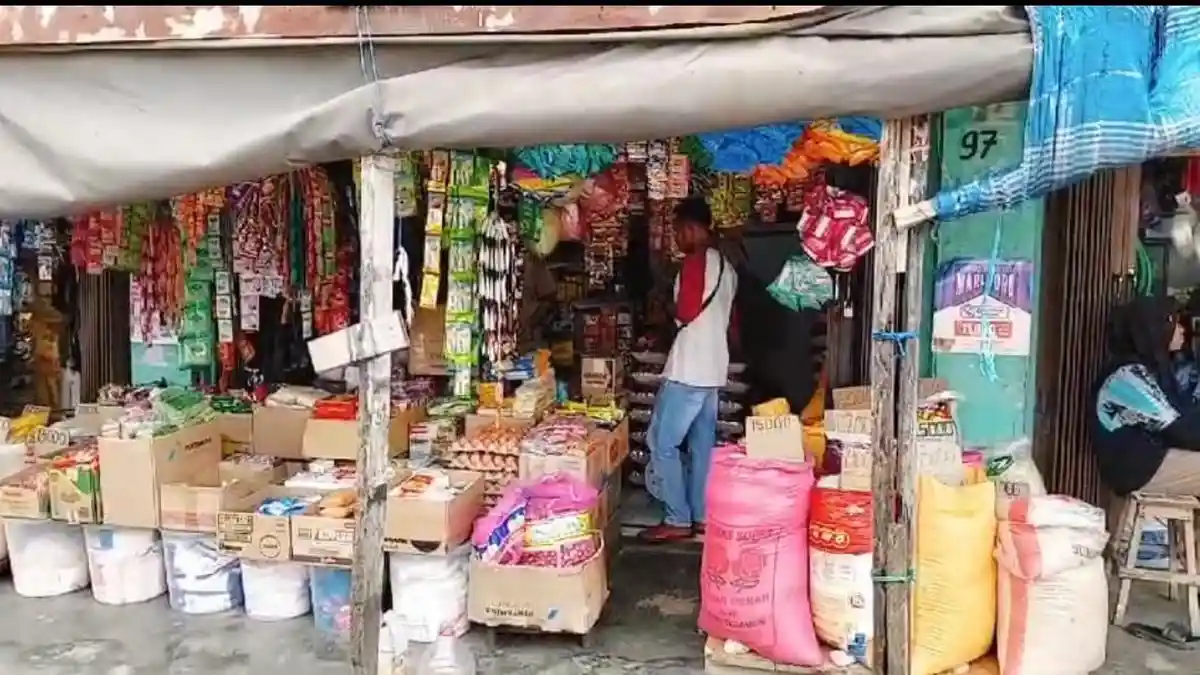 Terkini Harga Sembako di Pasar Langgur, Telur Naik Tipis Rp 65 ribu per Rak