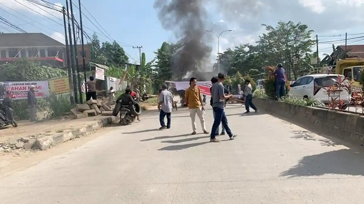 Pemilik Lahan Tutup Jalan Rapak Indah, Tuntut Ganti Untung, Belum ...
