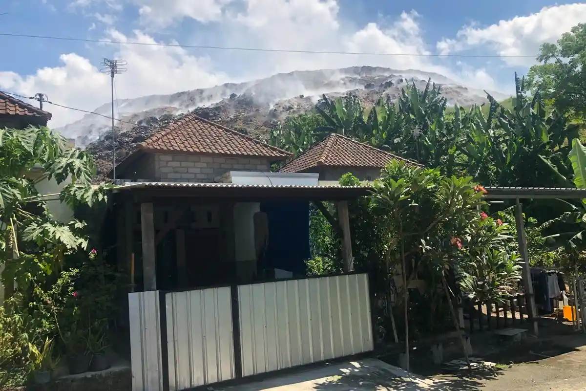 Jelang Tampung Sampah Dari Denpasar, Asap Masih Mengepul Di TPA Mandung Tabanan