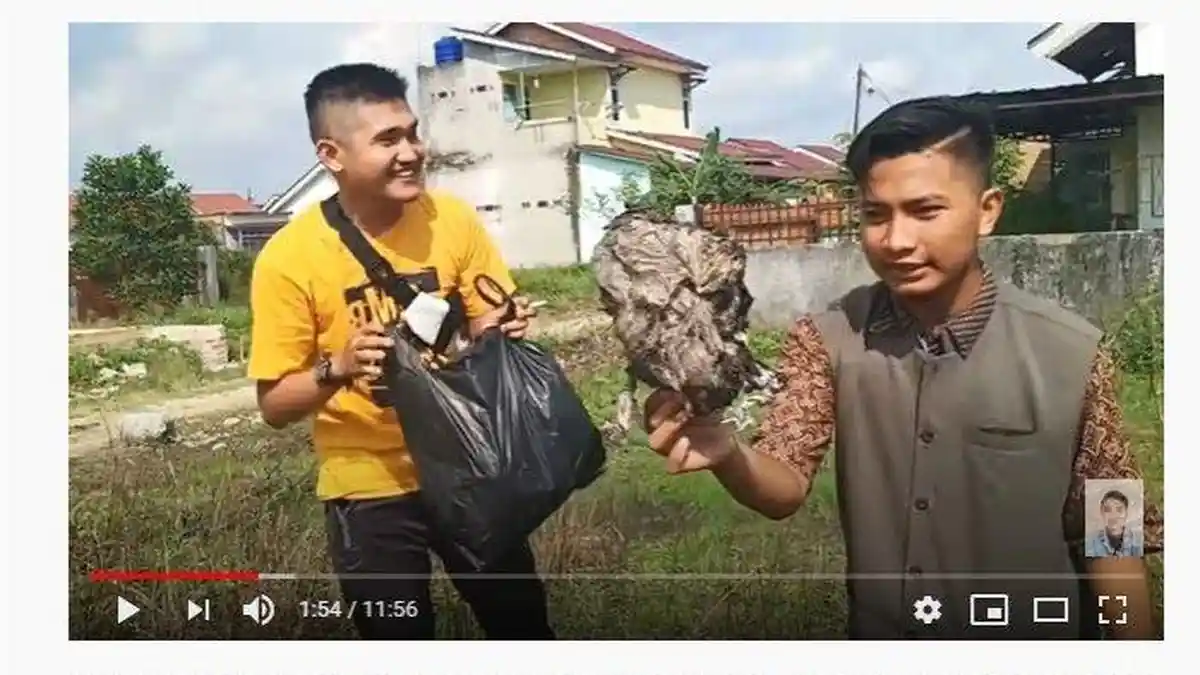 Viral Video Youtuber Edo Putra Prank Daging Kurban Isi Sampah, Pelaku: Jadi Pemulung Demi Subscriber