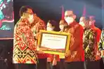 Kanwil-Kemenkumham-Jateng-Raih-Penghargaan-Program-One-Day-One-Prison-Product_1.jpg