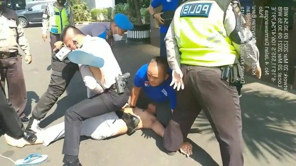 Bawa Pisau dan Telanjang Dada ke Kantor Polisi Mau Bunuh Diri,  Pengakuan Sang Ibu Mengejutkan