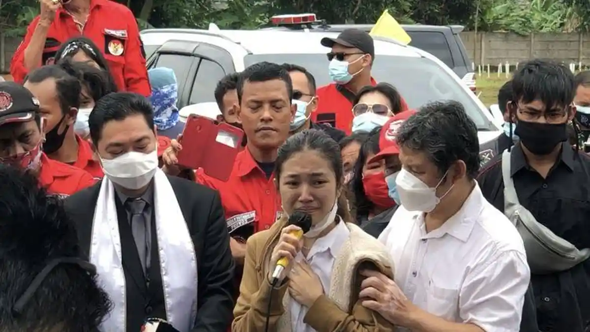 Pemakaman Melisha Sidabutar di TPU Pedurenan, Tangis Saudara Kembarnya Pecah