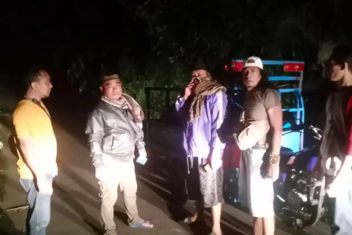 Kepergok Bawa 6 Gelondong Kayu Sonokeling, Pria Situbondo ini Diciduk Polisi di Jalan Desa