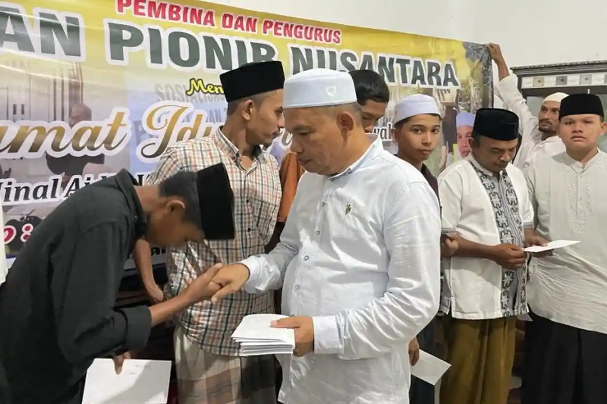 YPN Aceh Salur Zakat untuk 100 Fakir Miskin di Kemukiman Suwiek Indra Jaya Pidie, Total Rp 30 Juta 