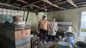 20260427-PT-Timah-Persero-Tbk-renovasi-dapur-rumah-ibu-Maryati.jpg