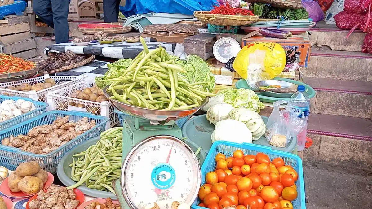 Satu Pekan Jelang Ramadan Harga Sayur Mayur Meroket di Langgur, Cabai Justru Turun 