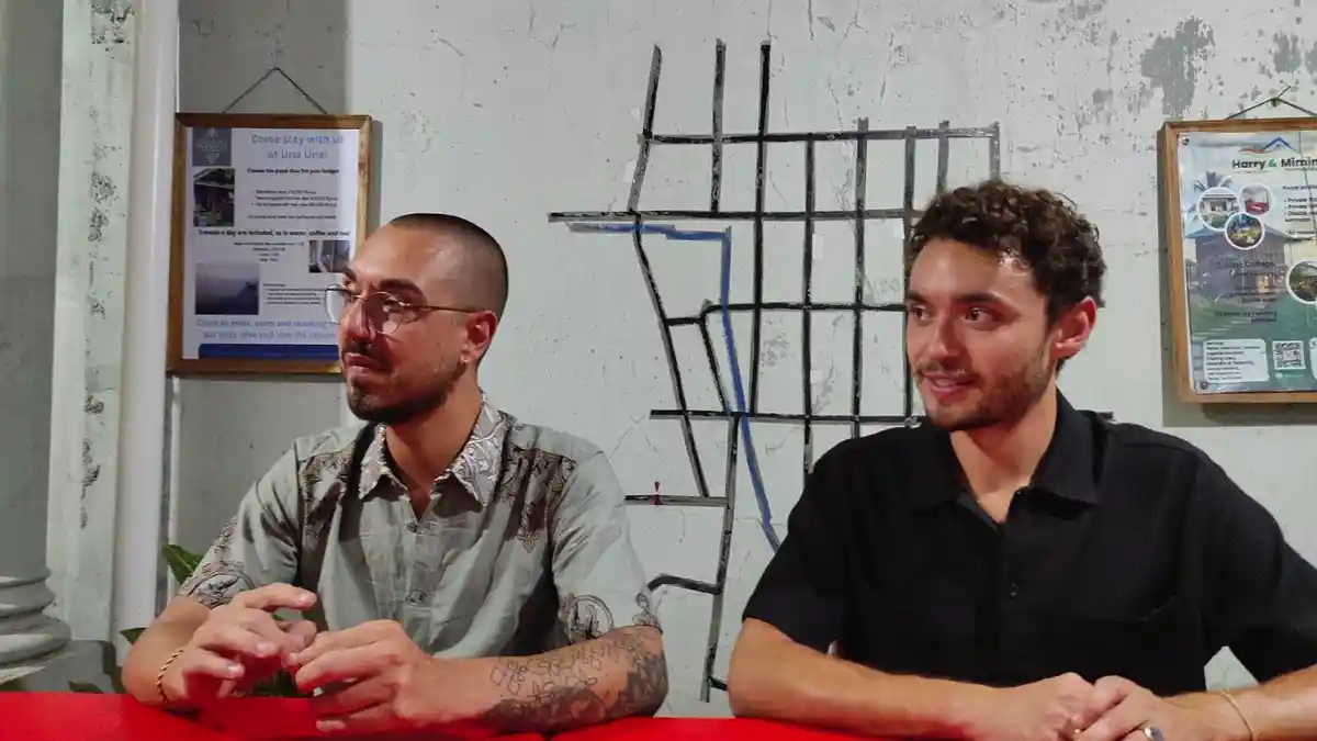 2 WNA Belanda Cari Keluarganya di Gorontalo, Modal Foto Temukan Rumah dan Makam Kakek Nenek