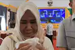 OTT-Wakil-Bupati-Langkat-Tiorita-Br-Surbakti-tak-kuasa-menahan.jpg