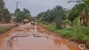 Viral-Jalan-Rusak-di-Sungai-Gelam-Akibat-Mobil-Tangki-dan-Tronton.jpg