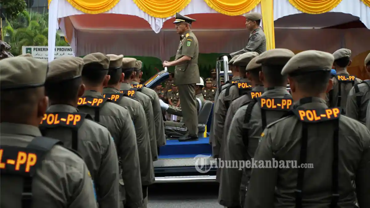 FOTO: Upacara HUT Satpol PP dan Linmas di Jalan Gajah Mada Pekanbaru - ulang-tahun-pamong-praja_20170413_150017.jpg