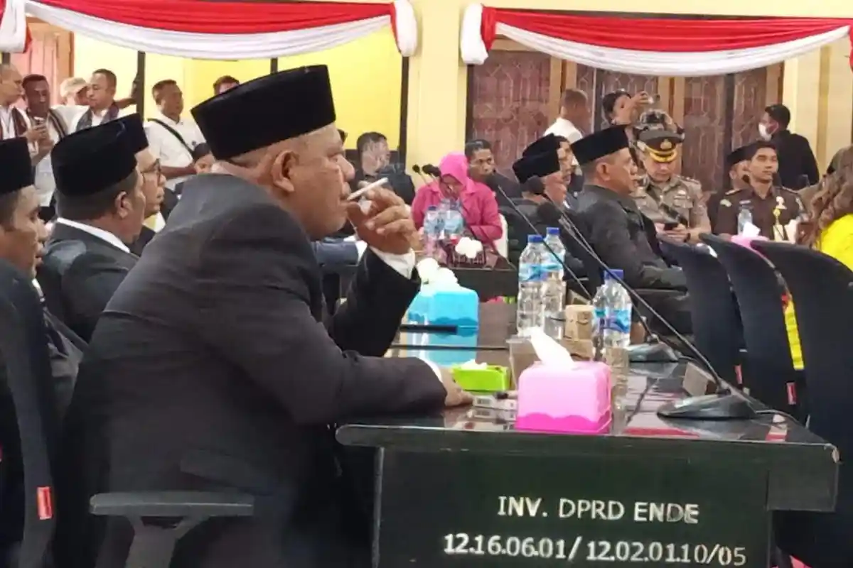 Anggota DPRD Ende Dilantik, Djafar Ahmad Tekankan Pengawasan Supaya Anggaran Tidak Bocor 