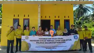 Penyerahan-Rumah-dari-Arsari-Tambang-ke-Warga-Teluk-Limau-ne.jpg