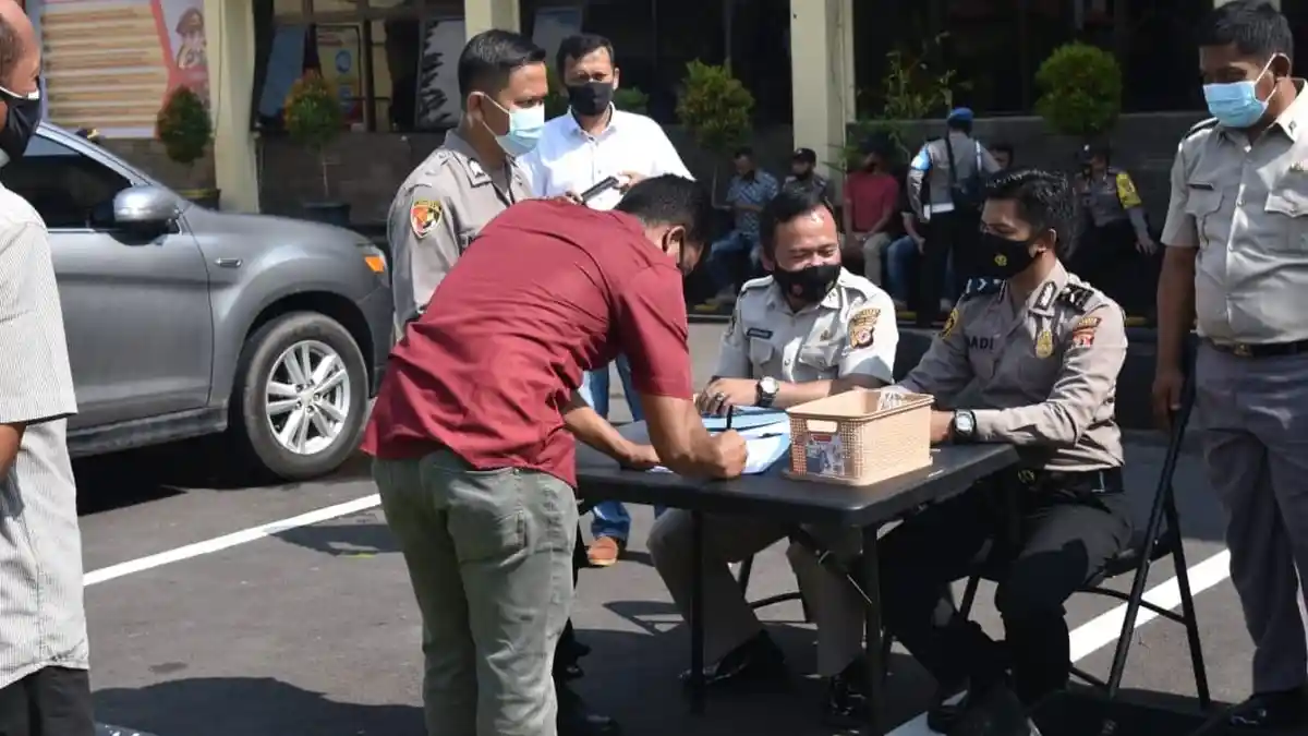 Puluhan Personel Tak Penuhi Syarat Pegang Senpi, Propam Polresta Cirebon Amankan Senjata Api