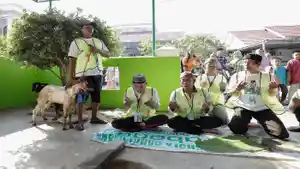 Sukarelawan-Ganjar-bagi-kurban.jpg