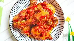 Resep Ayam Goreng Sambal Merah untuk Anak dan Keluarga di Rumah