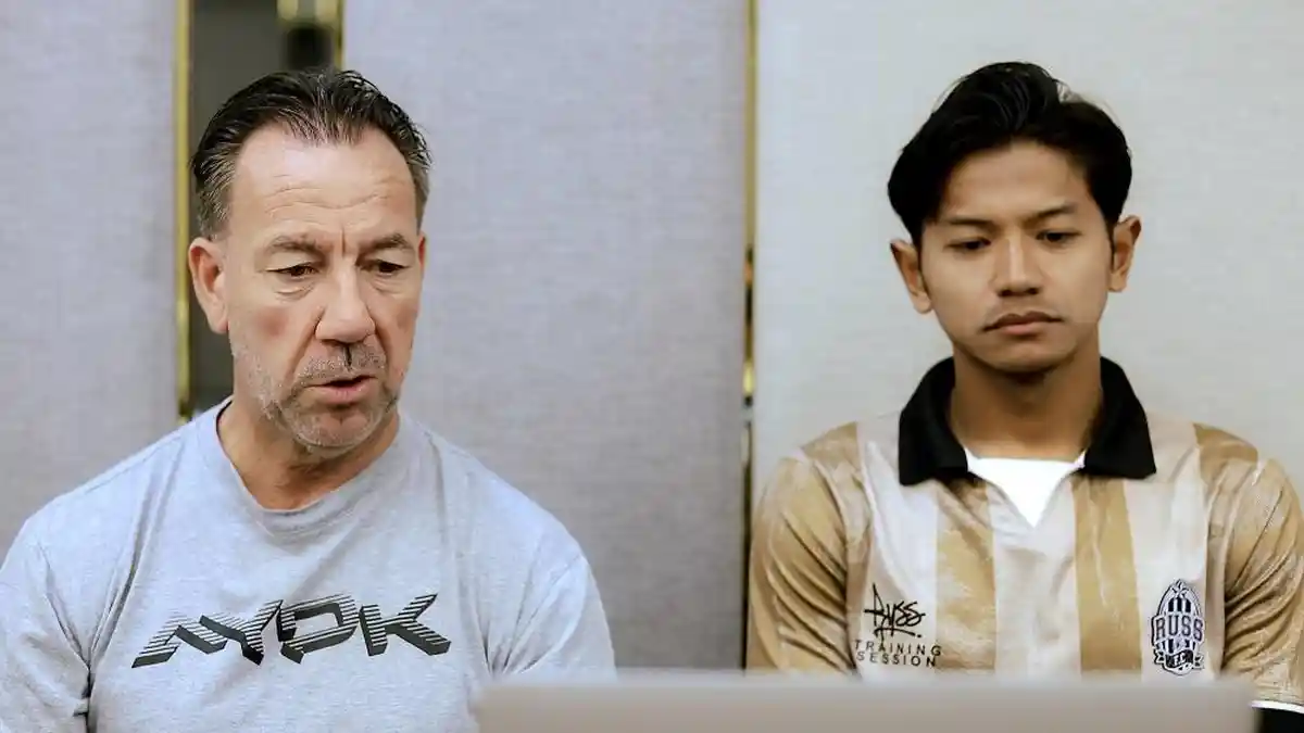 Pilih Bertahan di Surabaya, Van Gastel Sebut Keputusan Positif Jelang Laga Lawan Madura United